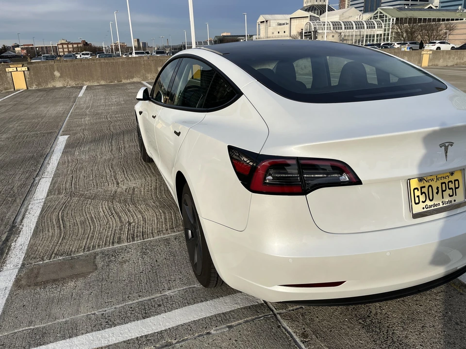 2022 Tesla Model 3 - Image 21 of 31