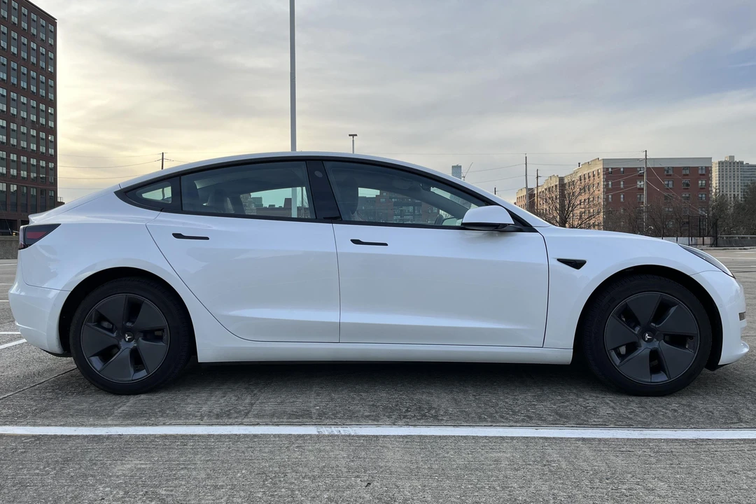 2022 Tesla Model 3 - Image 3 of 31
