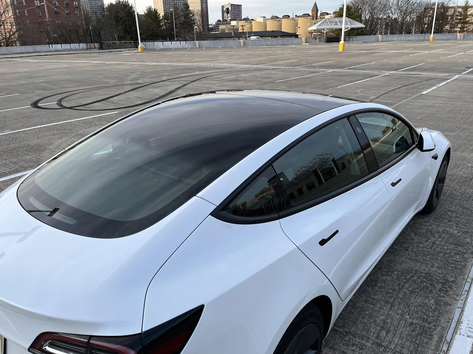 2022 Tesla Model 3 - Image 25 of 31