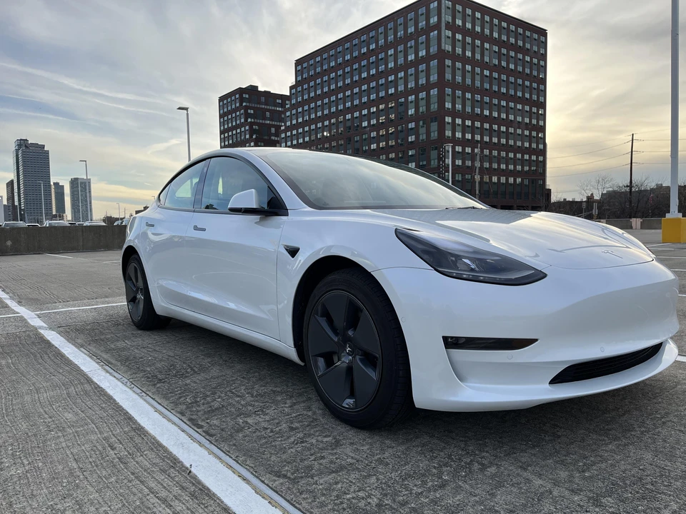 2022 Tesla Model 3 - Image 15 of 31