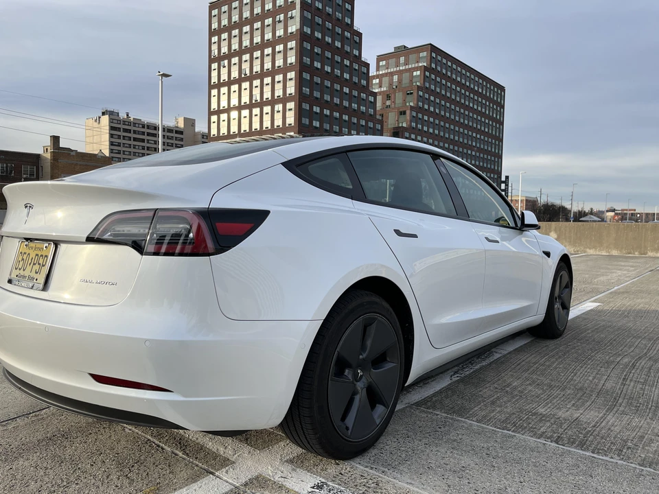 2022 Tesla Model 3 - Image 12 of 31