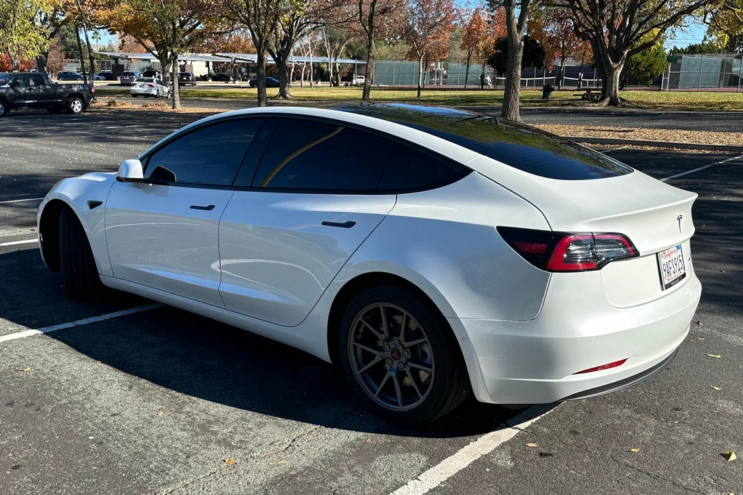 2022 Tesla Model 3 - Image 19 of 31