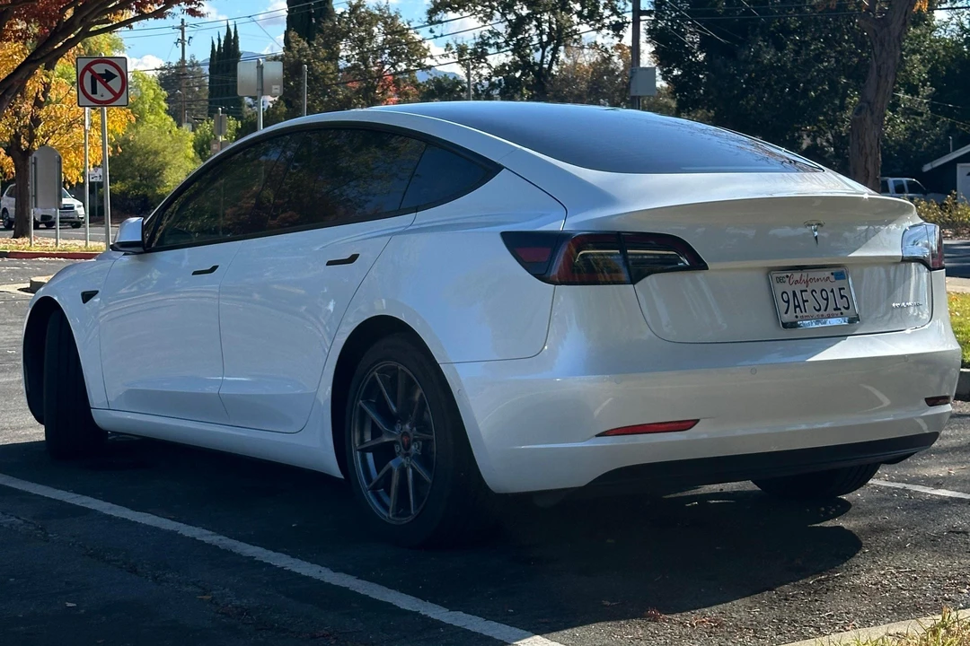 2022 Tesla Model 3 - Image 22 of 31