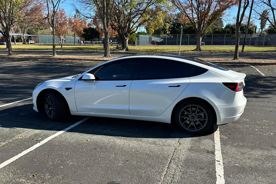 2022 Tesla Model 3 - Image 17 of 31