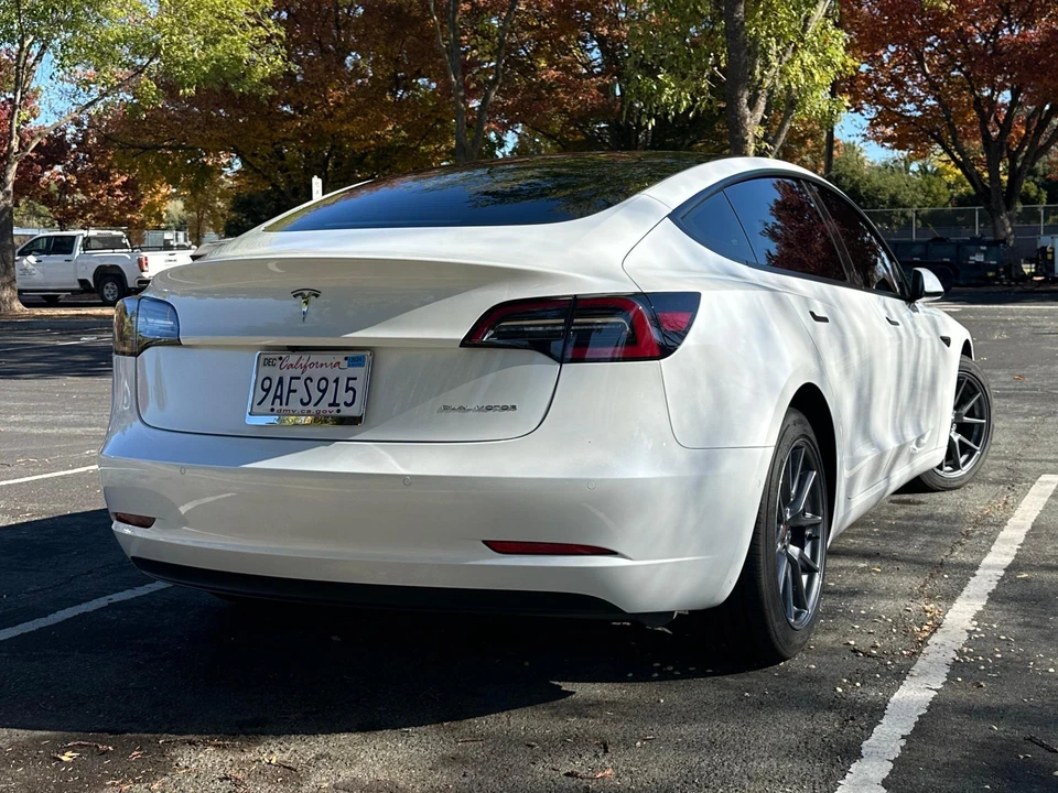 2022 Tesla Model 3 - Image 27 of 31