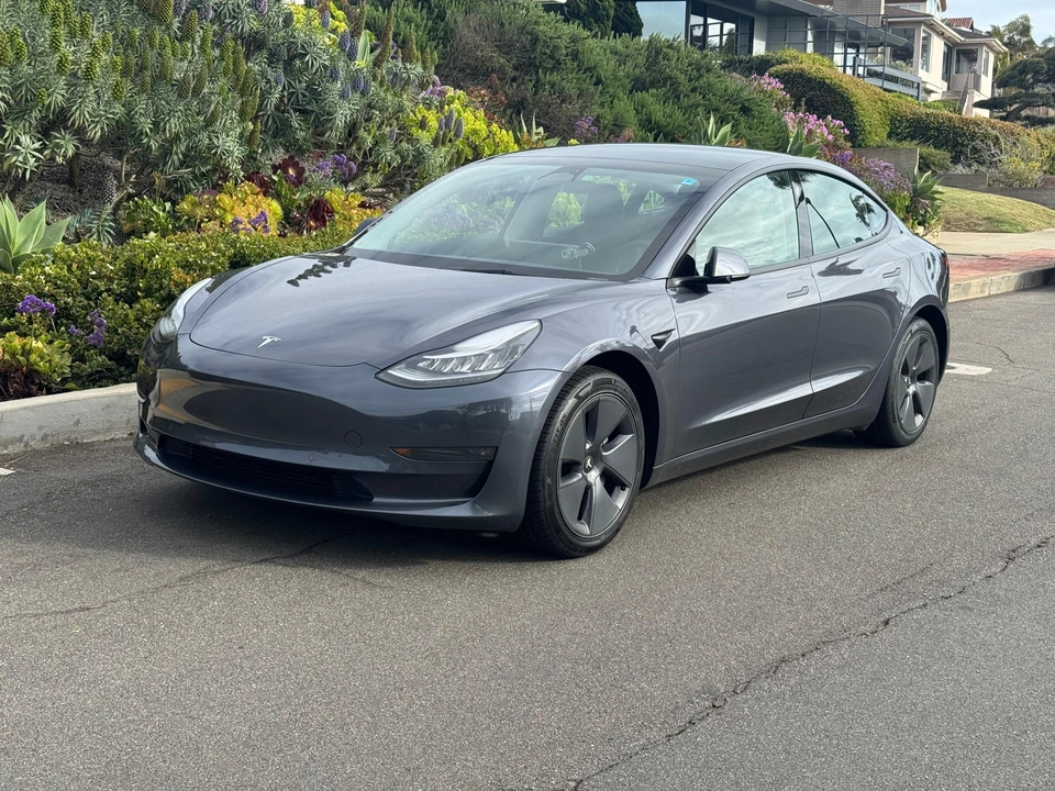 2022 Tesla Model 3 - Image 6 of 31
