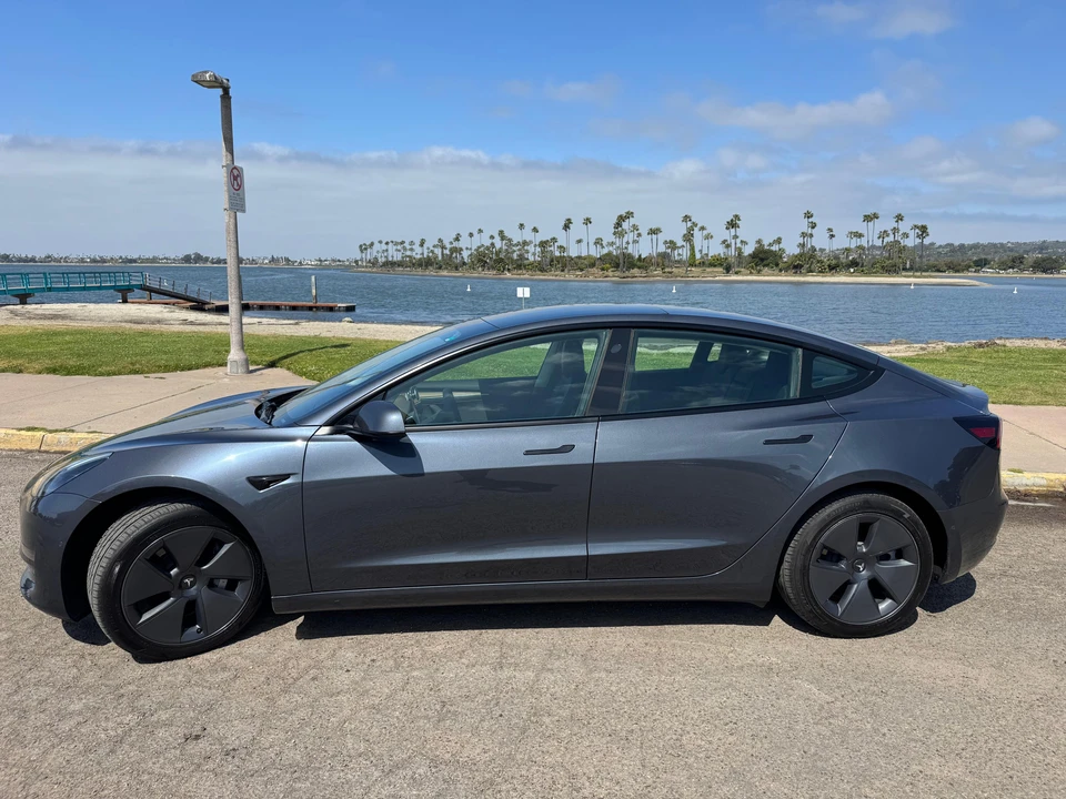2022 Tesla Model 3 - Image 9 of 31
