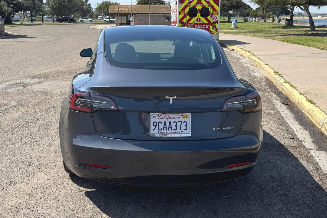2022 Tesla Model 3 - Image 5 of 31