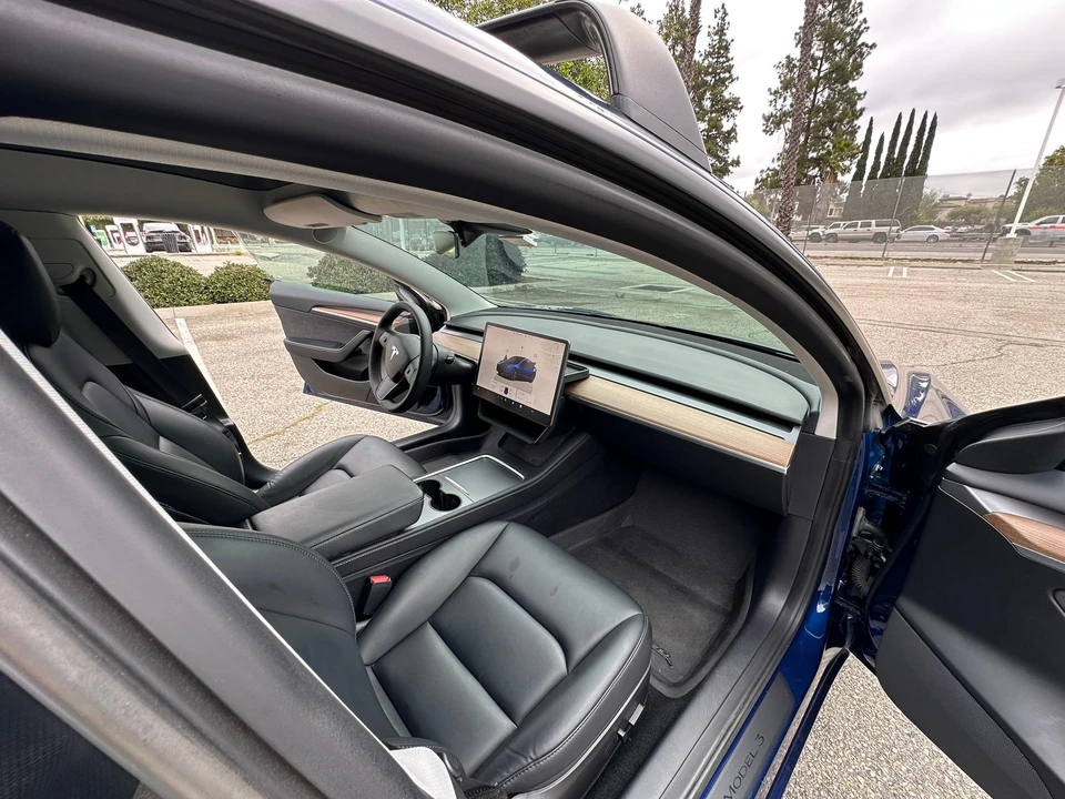 2022 Tesla Model 3 - Image 29 of 31