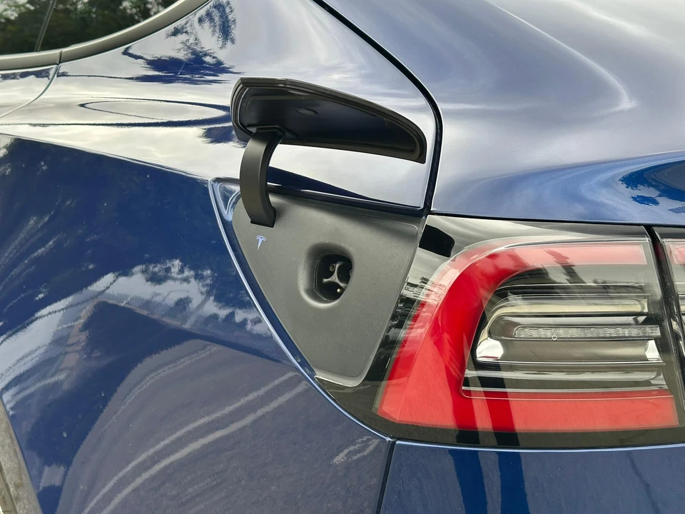 2022 Tesla Model 3 - Image 12 of 31
