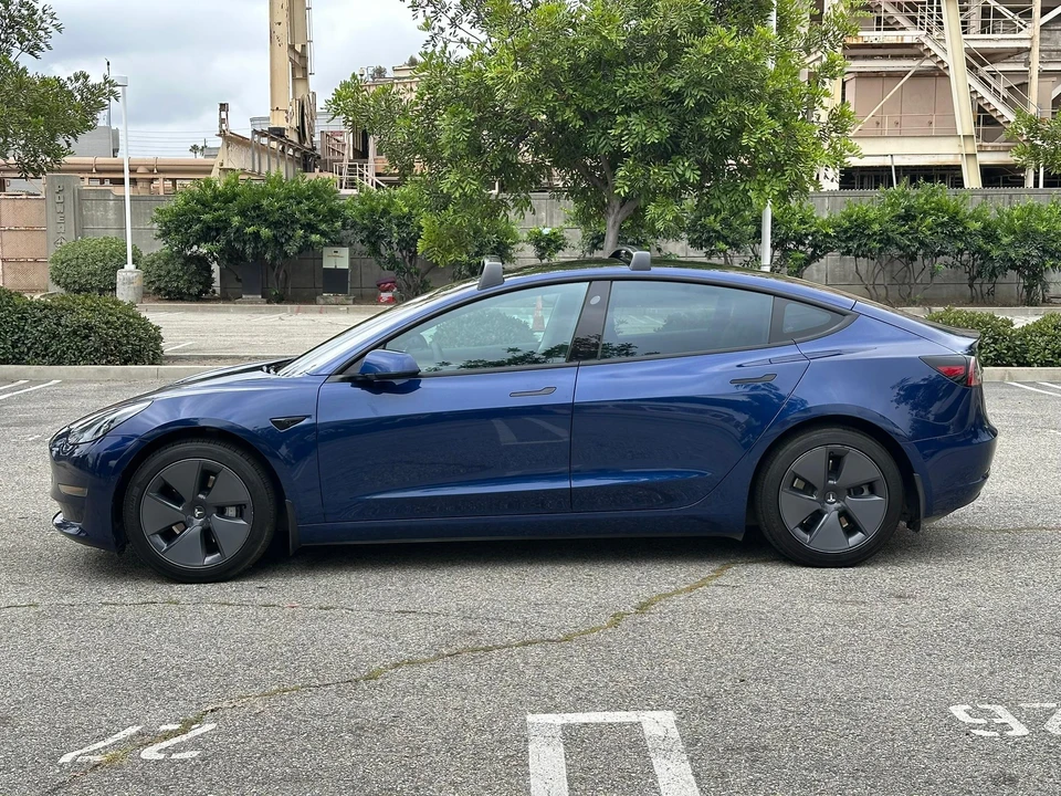 2022 Tesla Model 3 - Image 7 of 31