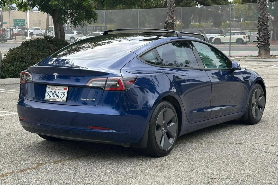 2022 Tesla Model 3 - Image 4 of 31
