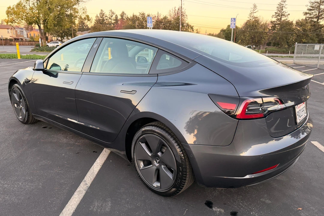 2022 Tesla Model 3 - Image 4 of 31