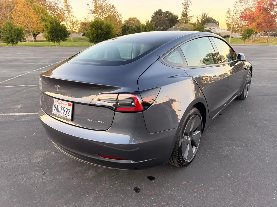 2022 Tesla Model 3 - Image 16 of 31