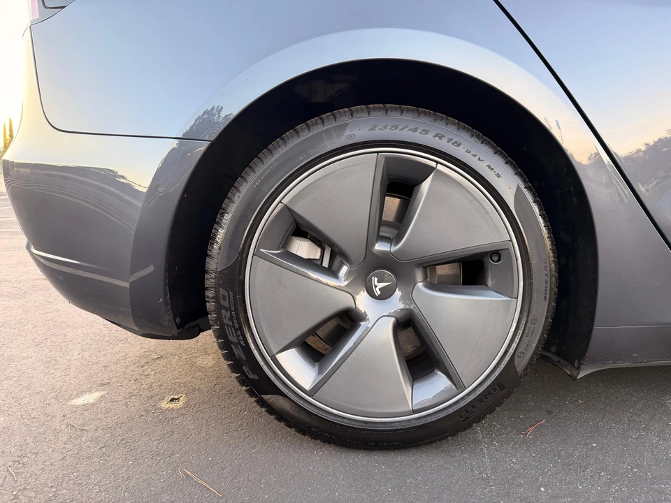 2022 Tesla Model 3 - Image 25 of 31