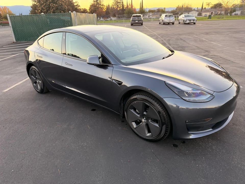 2022 Tesla Model 3 - Image 19 of 31