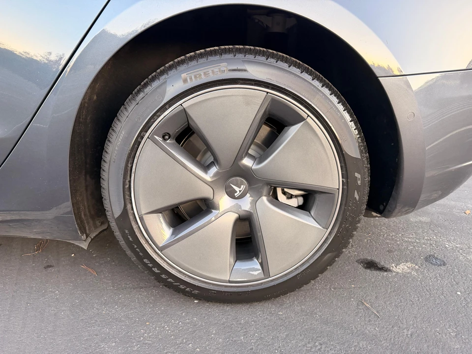 2022 Tesla Model 3 - Image 24 of 31