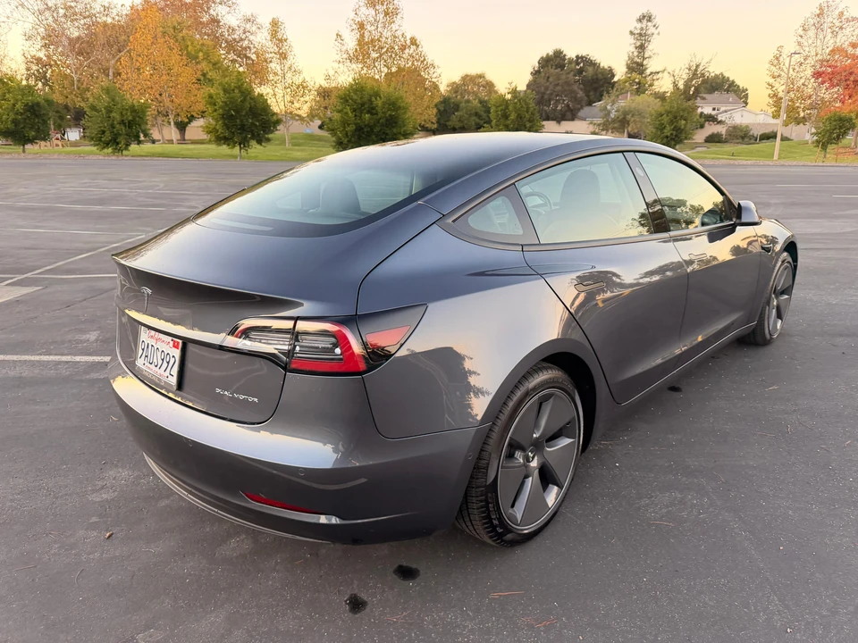 2022 Tesla Model 3 - Image 17 of 31