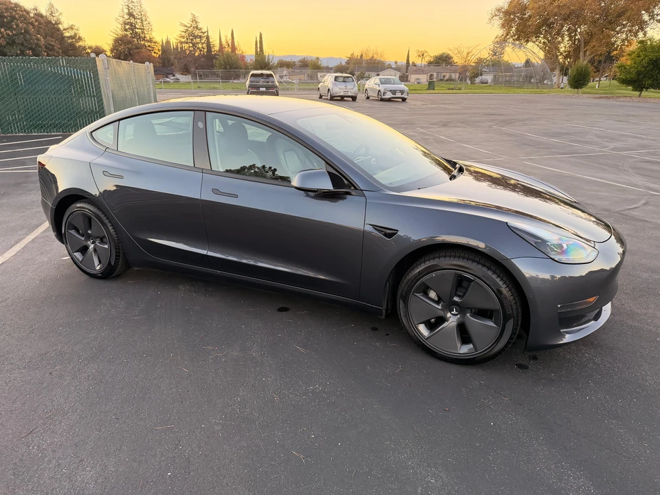 2022 Tesla Model 3 - Image 18 of 31