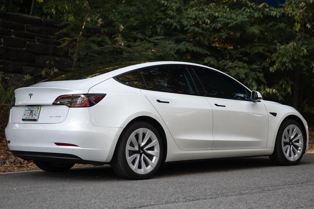 2022 Tesla Model 3 - Image 4 of 31