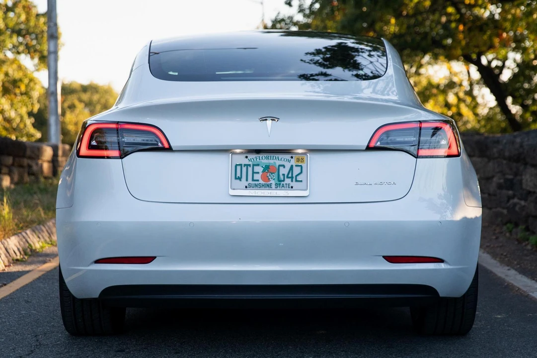 2022 Tesla Model 3 - Image 5 of 31