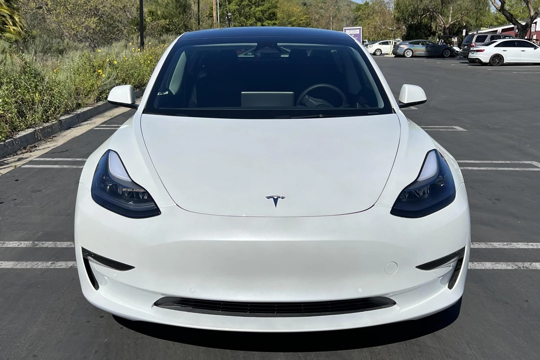 2022 Tesla Model 3 - Image 2 of 18