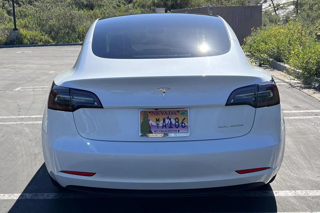 2022 Tesla Model 3 - Image 5 of 18