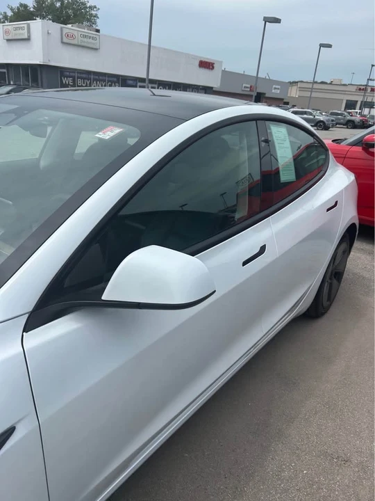 2022 Tesla Model 3 - Image 2 of 3