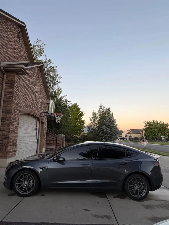 2022 Tesla Model 3 - Image 2 of 18