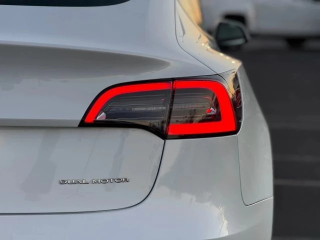 2022 Tesla Model 3 - Image 8 of 12
