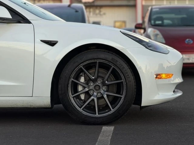 2022 Tesla Model 3 - Image 6 of 12