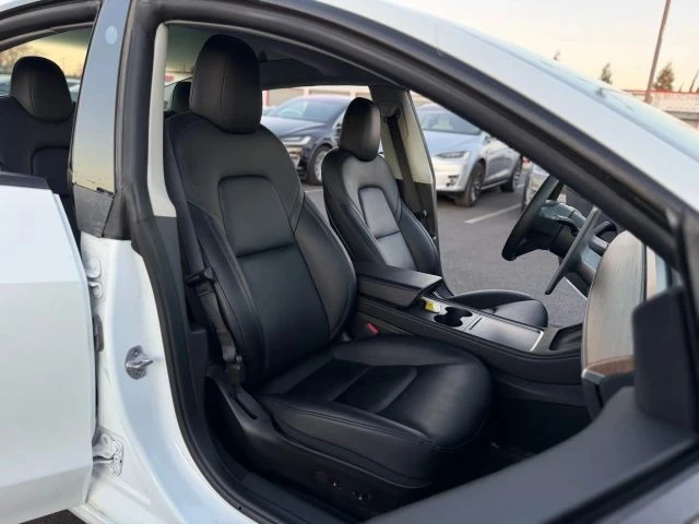 2022 Tesla Model 3 - Image 10 of 12