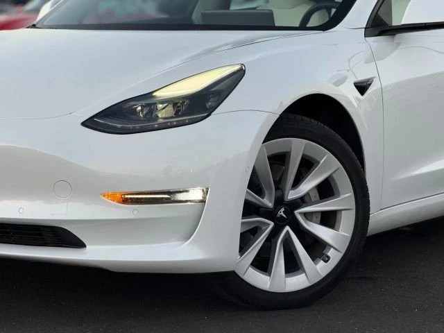 2022 Tesla Model 3 - Image 2 of 21