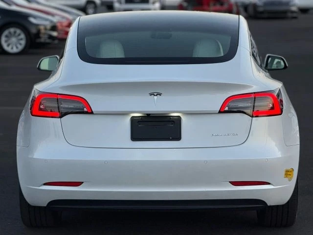2022 Tesla Model 3 - Image 7 of 21