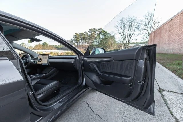 2022 Tesla Model 3 - Image 18 of 19