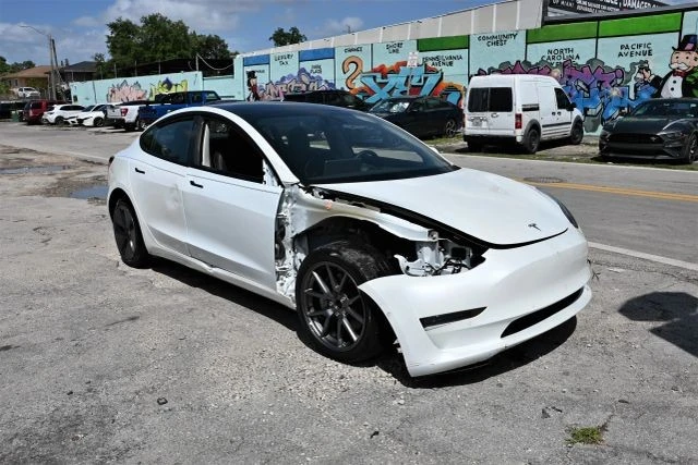 2022 Tesla Model 3 - Image 2 of 14