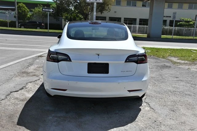 2022 Tesla Model 3 - Image 4 of 14