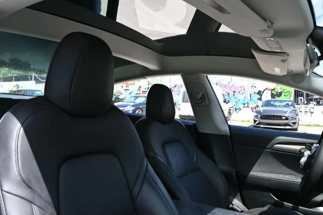 2022 Tesla Model 3 - Image 9 of 14