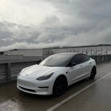 2022 Tesla Model 3 Long Range Sedan 4D