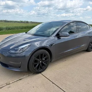 2022 Tesla Model 3 Long Range Sedan 4D