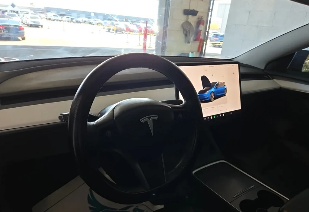 2022 Tesla Model 3 - Image 6 of 10