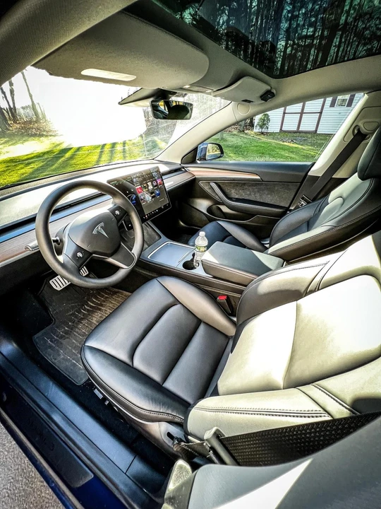 2022 Tesla Model 3 Performance - Image 8 of 12