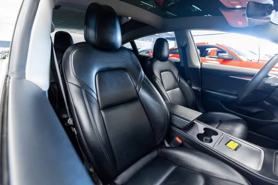 2022 Tesla Model 3 Performance - Image 14 of 15