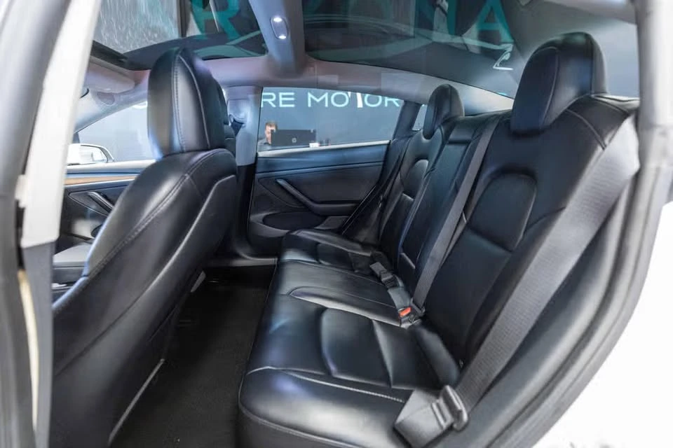 2022 Tesla Model 3 Performance - Image 11 of 15