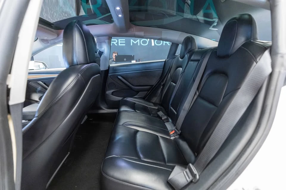 2022 Tesla Model 3 Performance - Image 11 of 14