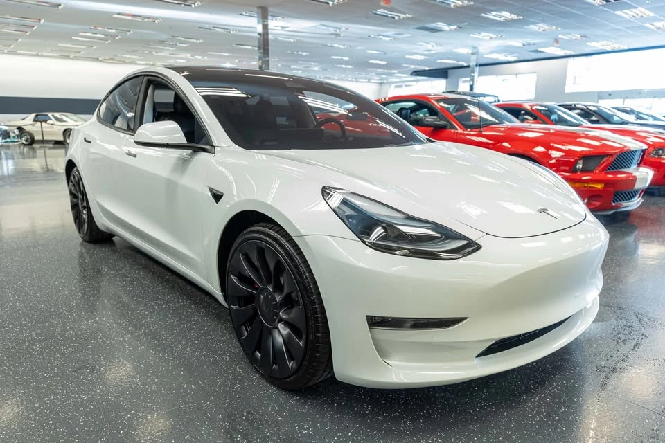 2022 Tesla Model 3 Performance - Image 3 of 14