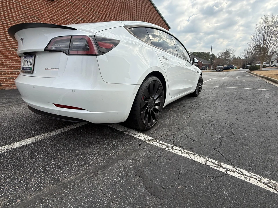2022 Tesla Model 3 Performance - Image 24 of 31