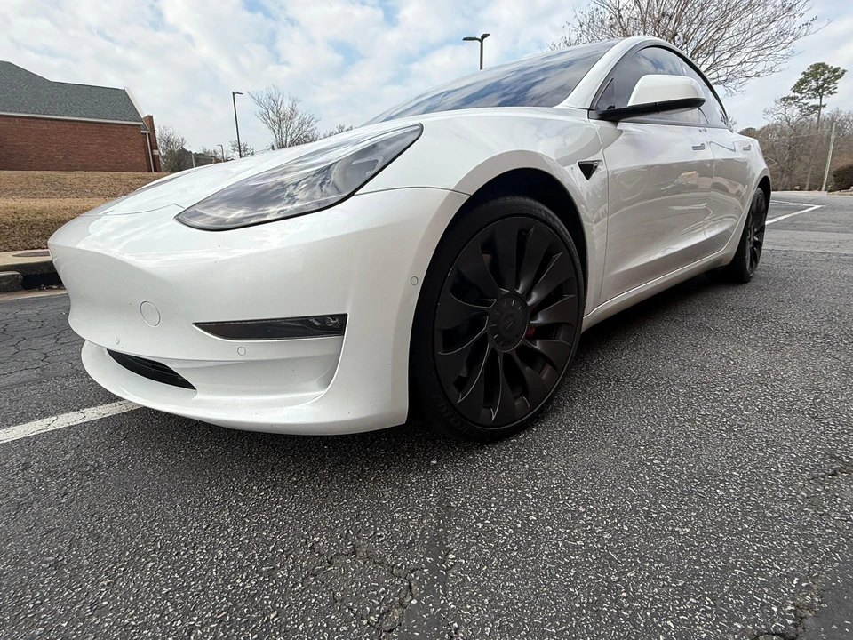 2022 Tesla Model 3 Performance - Image 11 of 31