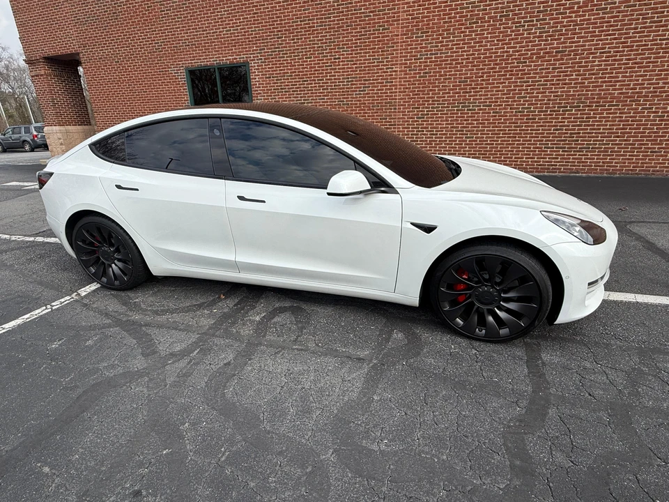 2022 Tesla Model 3 Performance - Image 30 of 31