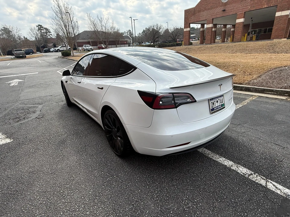 2022 Tesla Model 3 Performance - Image 16 of 31